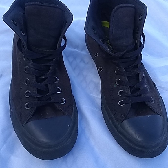 classic black chuck taylors